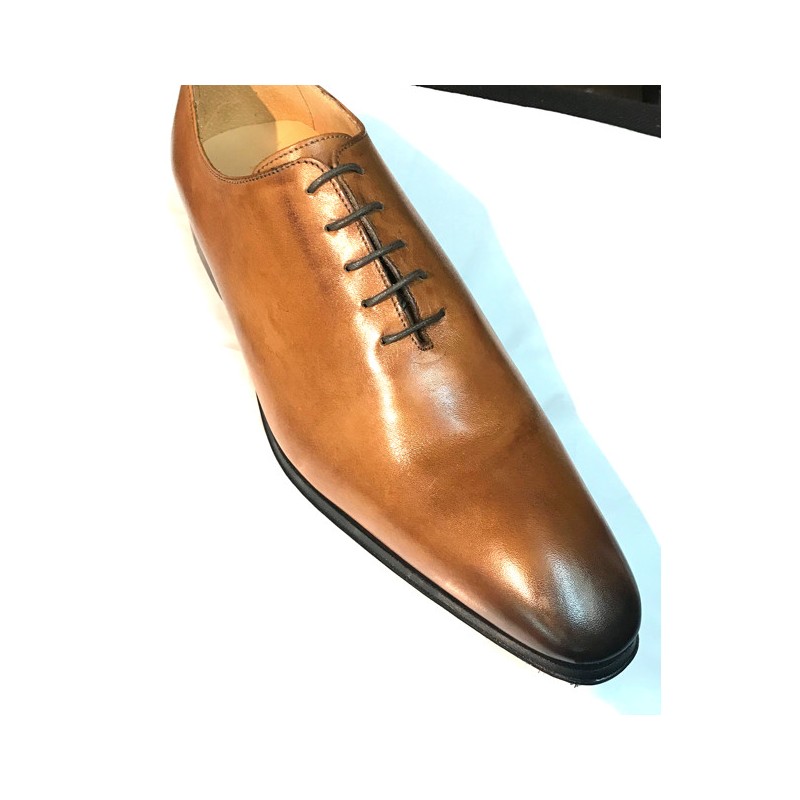 Chaussure homme classique camel en cuir fabriqué en Italie